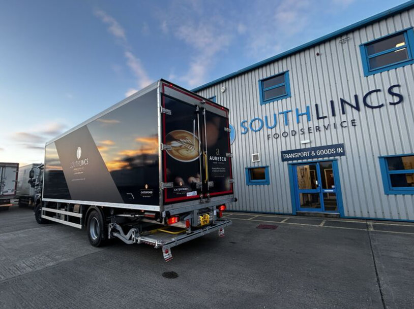 SOUTH LINCS FOODSERVICE CREATES HYBRID SOLUTION WITH CARRIER TRANSICOLD SUPRA 1150 MT UNITS AND ECO-DRIVE TECH